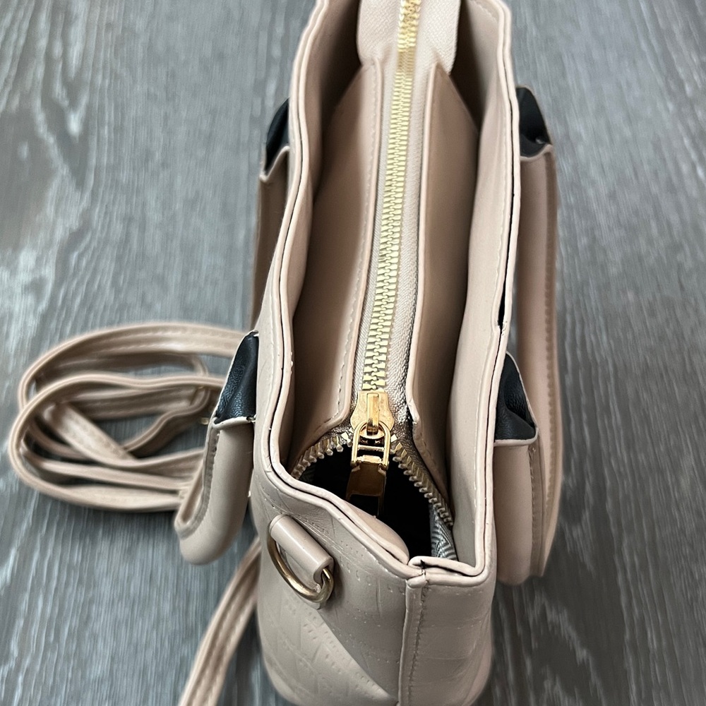 Elegant Beige Tote Bag - Picture 2 of 2